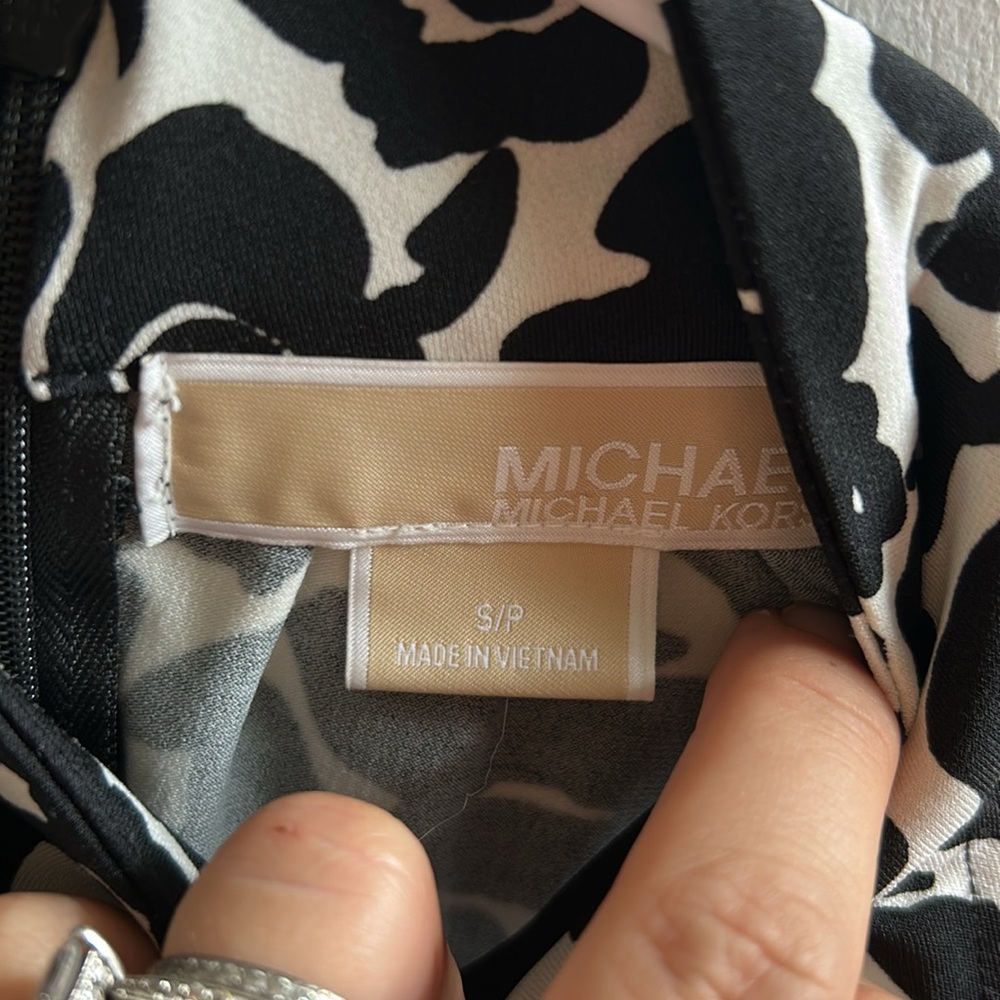 Michael Kors blouse - Picture 4 of 5
